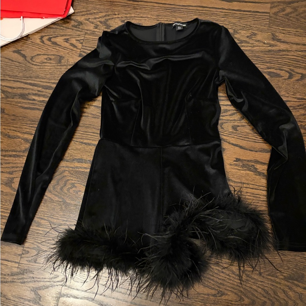 PrettyLittleThing size 4 black velvet romper with faux fur at legs